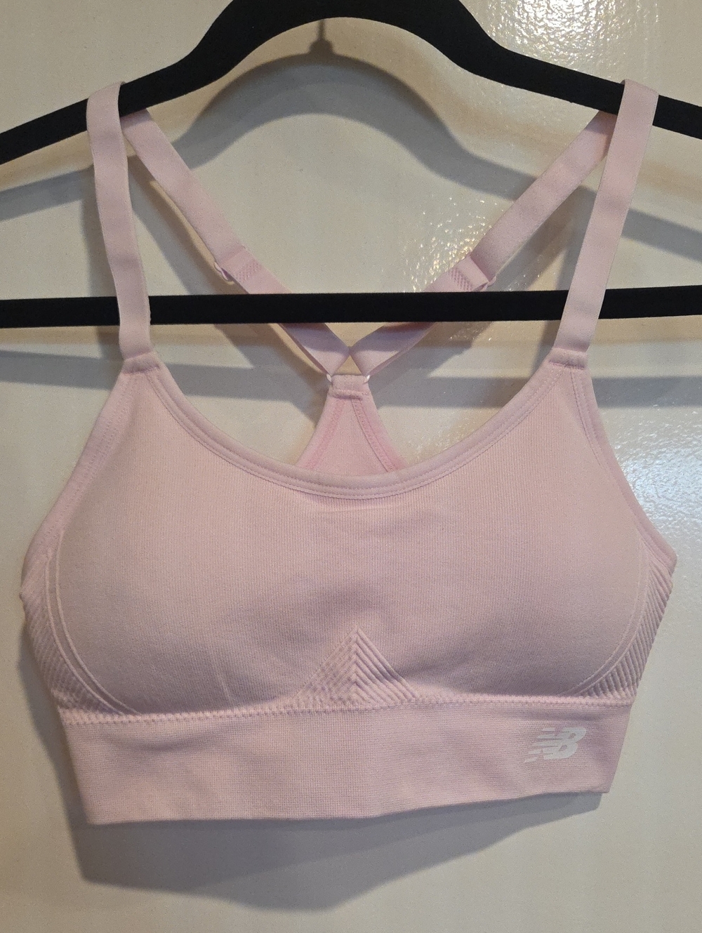 New Balance Women's Light Pink Seamless Sports Bra. Size Small